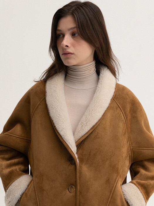 signature shearling jacket (camel)