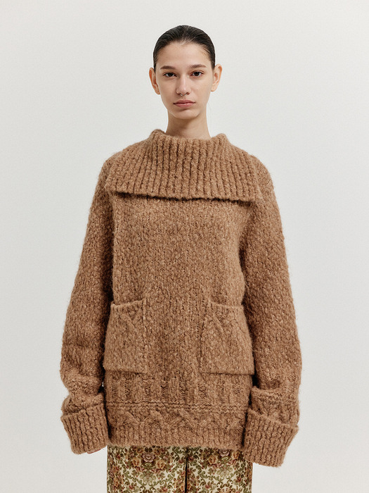 XATURE Oversized Knit Turtleneck - Brown