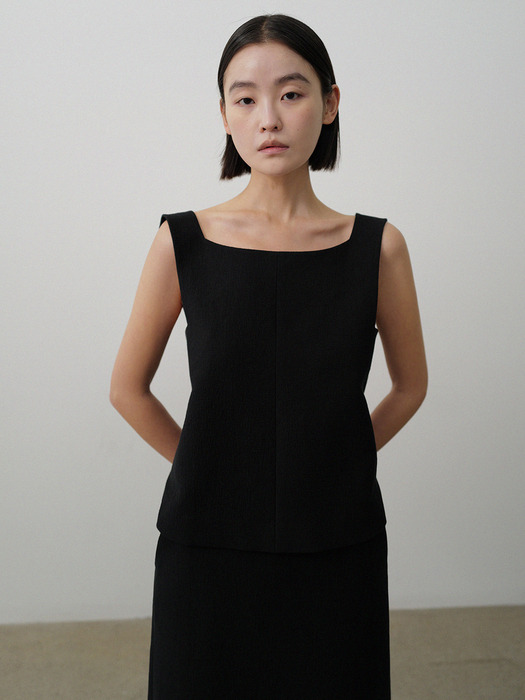 Back Twist Sleeveless Top_Black