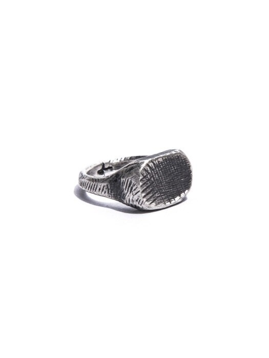 SILVER SIGNET SQUARE RING