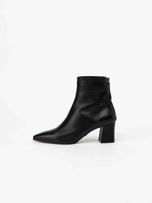 Frame Soft Boots in Black