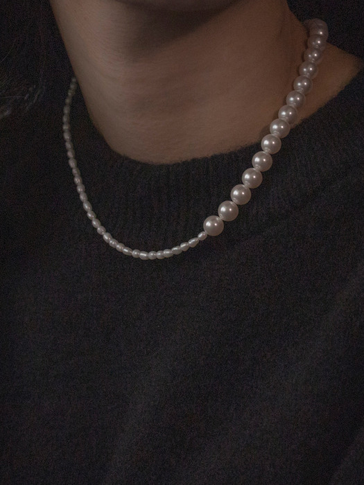 Anywhere holi pearl necklace