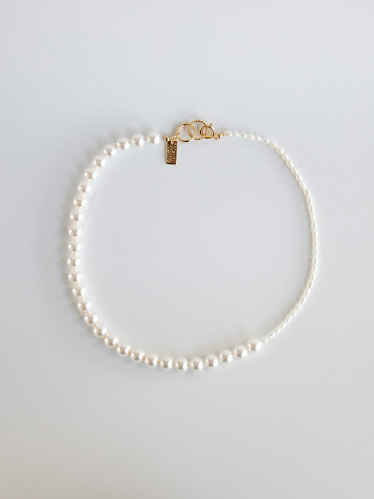 Anywhere holi pearl necklace