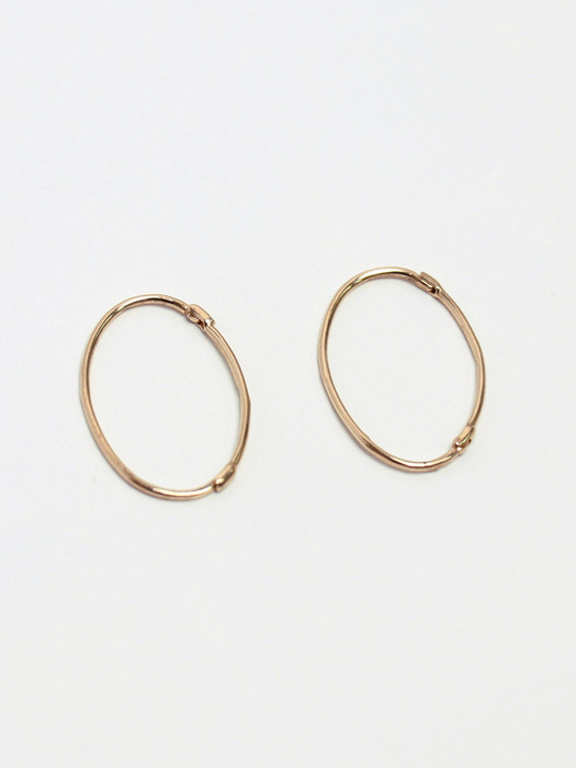 14K gold oval earring (m)