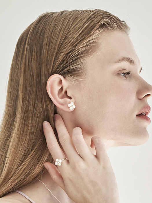 Flower Pearl Earring