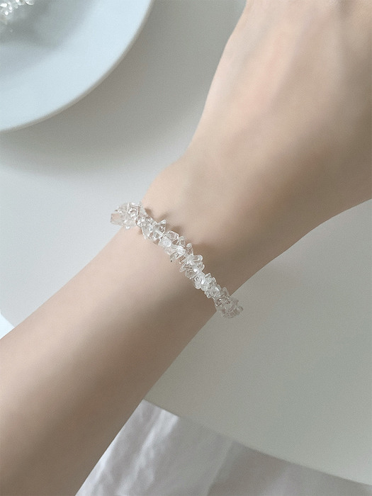 white quartz chips ice bracelet