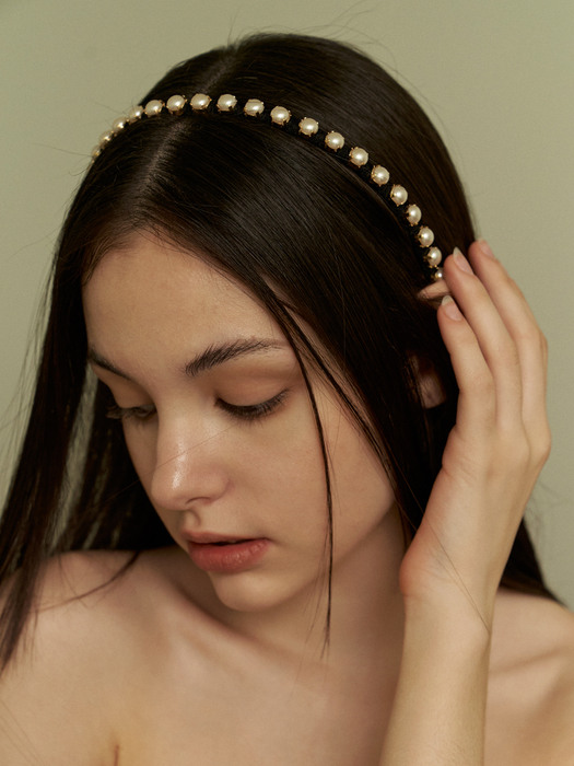 middle pearl head band