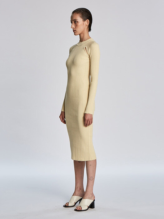 RIBBED ARMHOLE SLIT POINT KNIT DRESS (YELLOW BEIGE)