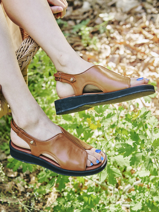 A stroll with flowers, Platform sandals - Brown