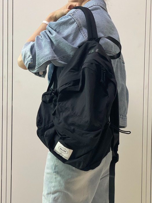 Feather backpack (페더 백팩) / 블랙