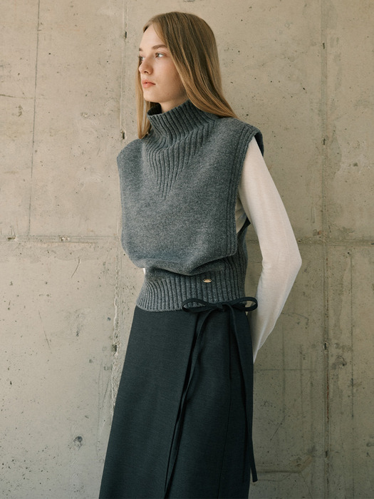 Turtleneck Knit Vest NEK4WVB32