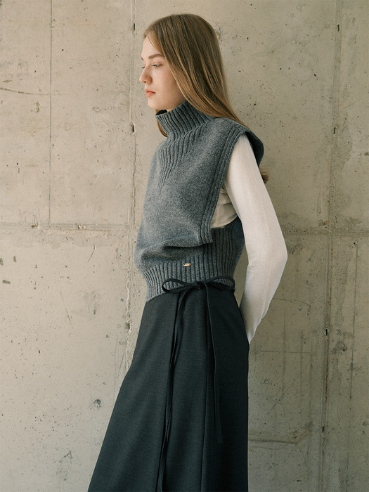 Turtleneck Knit Vest NEK4WVB32