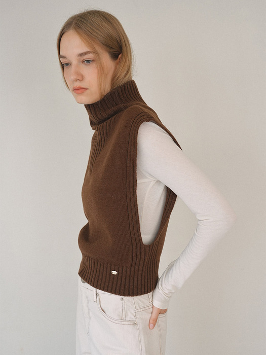 Turtleneck Knit Vest NEK4WVB32