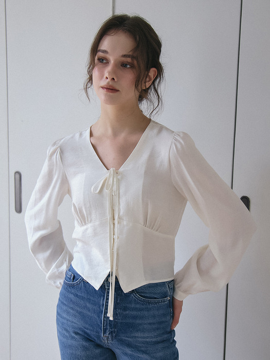 V-NECK RIBBON BLOUSE_CREAM