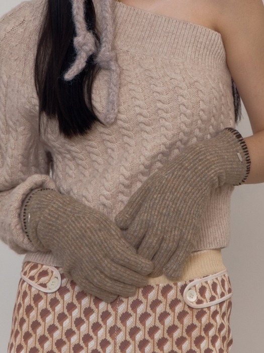 finger hole wool gloves