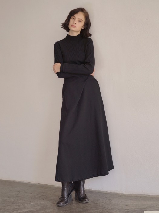 Pleated Long Skirt-Black