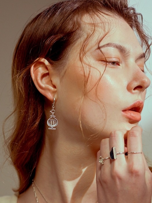 instrument Concerto Earring