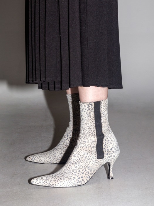 LEOPARD BOOTS