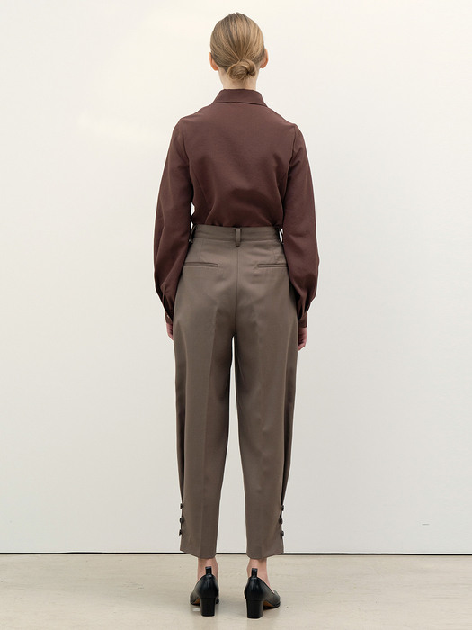 FW20 Rounded Pleats Pants Wood-Brown