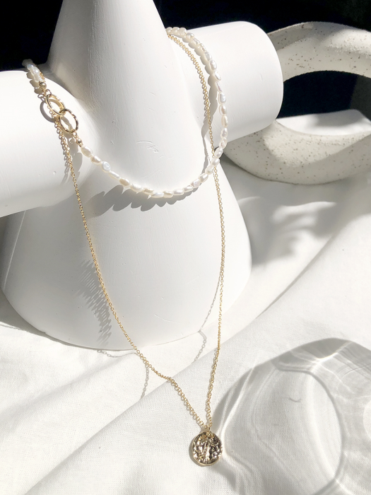 LAYERED PEARL NECKLACE