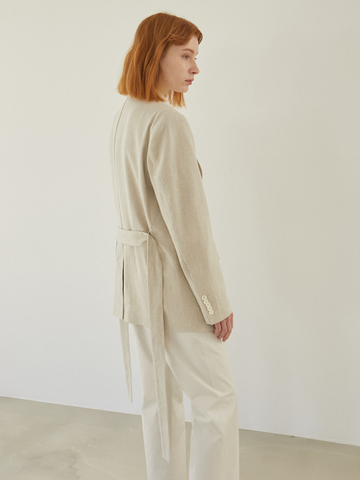 ONE BUTTON BELTED JACKET / IVORY