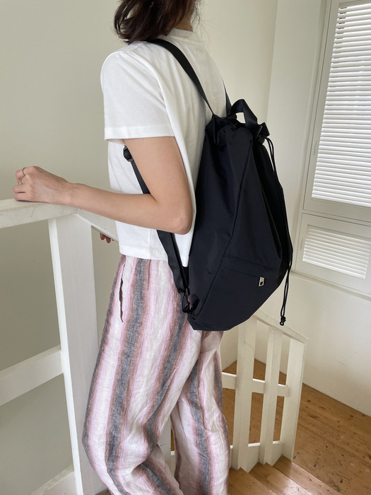 String backpack (black)