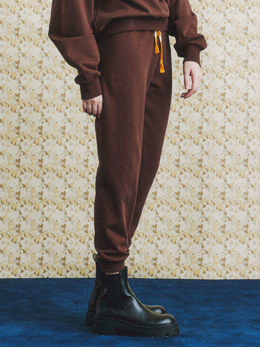 HAMPTON BROWN AIMONS EMBROIDERY SWEAT PANTS