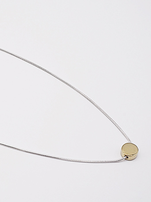 Round pendant two-tone necklace