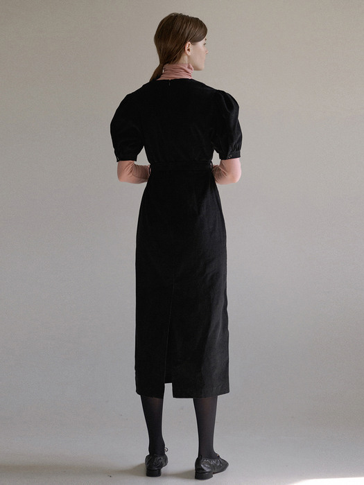 4.46 Corduroy belted dress (Black)