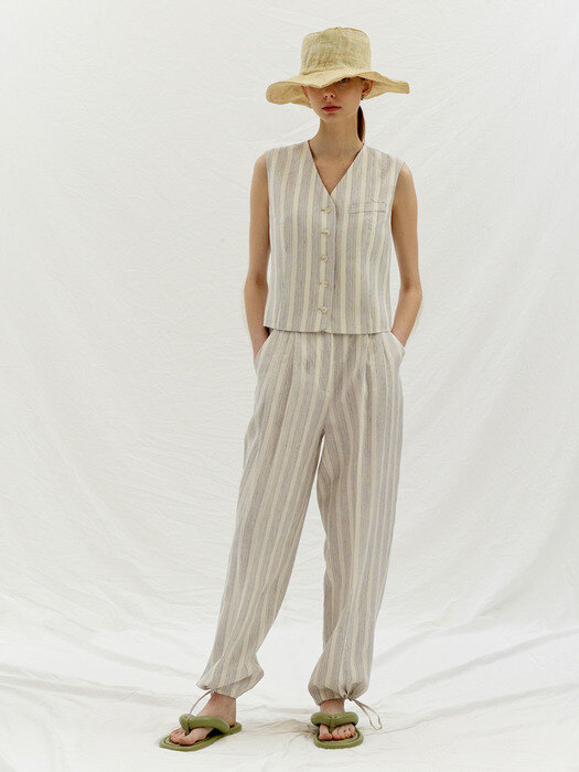 STRING POINT TUCK PANTS - WHITE