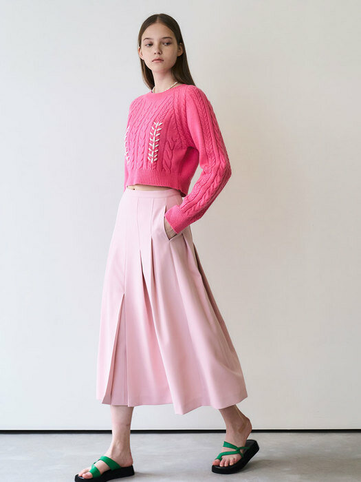 [단독]22 Spring_ Pink Leaf Embroidery Sweater