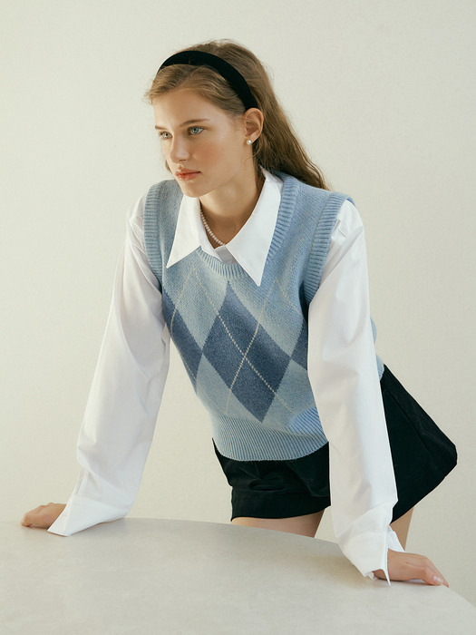 LAMBSWOOL ARGYLE KNIT VEST - SKYBLUE