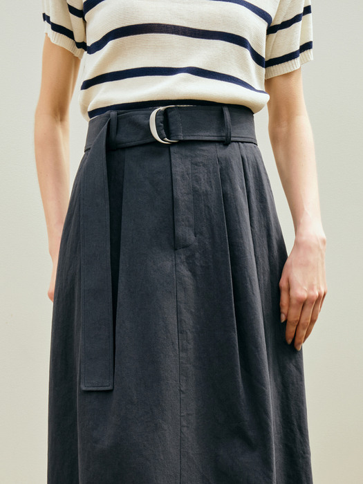 linen 4-tuck skirt_navy