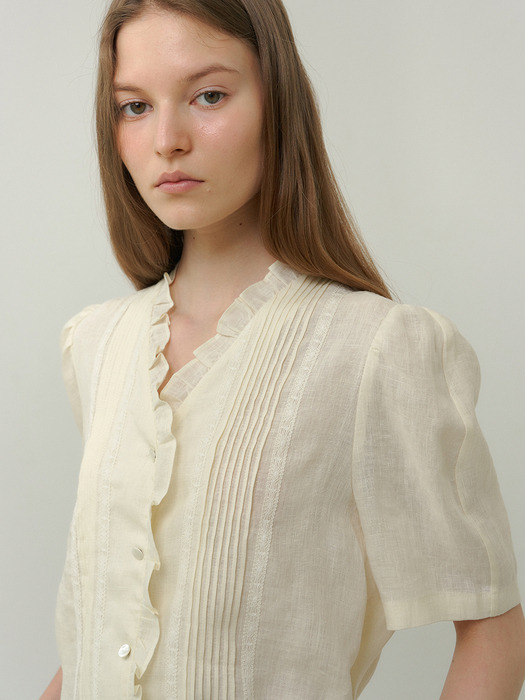 linen pin-tuck blouse (cream beige)