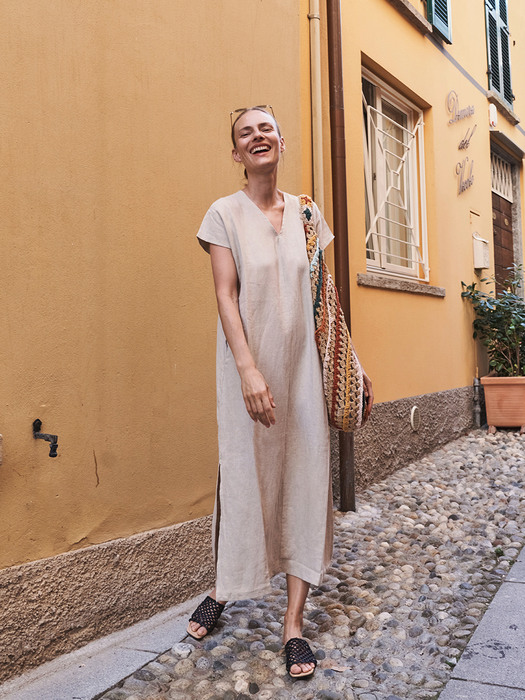 Classic V-neck Linen Dress (Oatmeal)