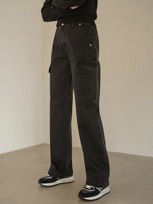 P3129 Cargo black jeans