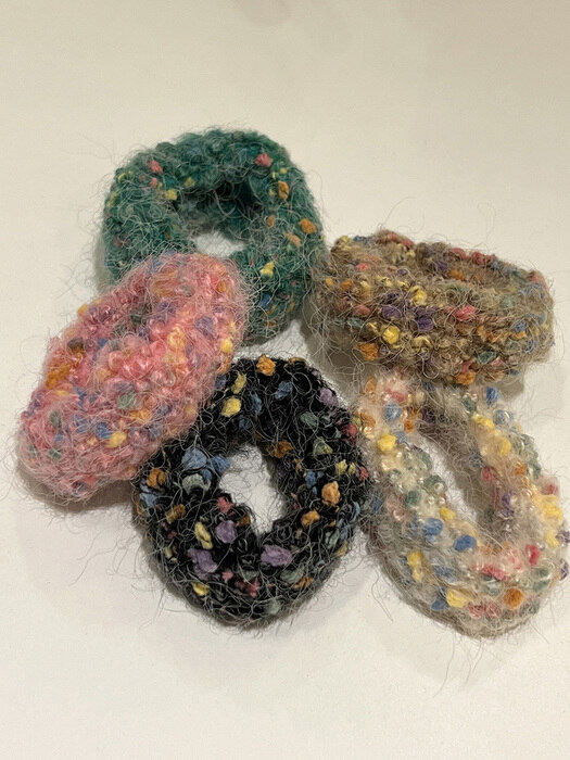 Hairy rainbow scrunchie (5color)