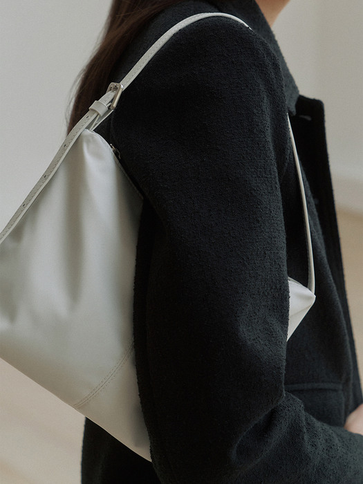 Nylon shoulder bag (white)