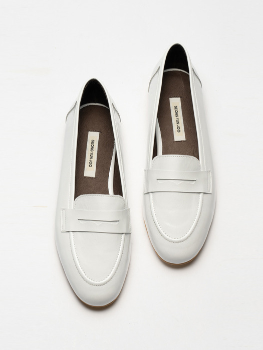 Dani 대니-white(soft patent)