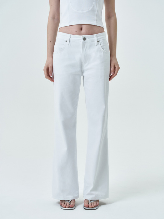BOOTCUT MID-RISE JEANS / white