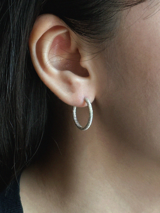 Sanding ring earring