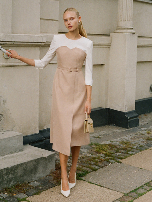 ZINNIA Round neck bustier detailed long dress (Beige/Black)