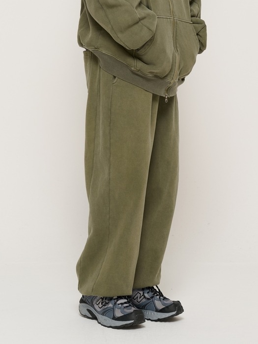 PIGMENT DYING TRAINING JOGGER PANTS (KHAKI)