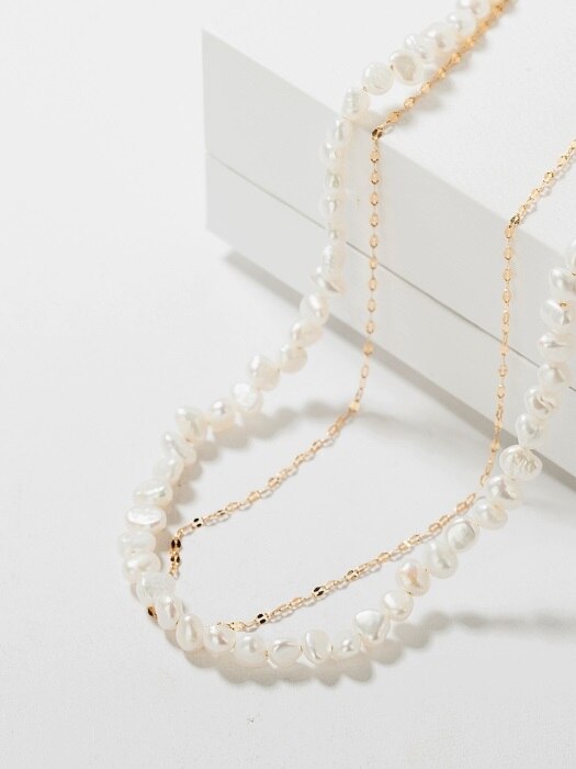 ELROY RAYERED PEARL CHOKER