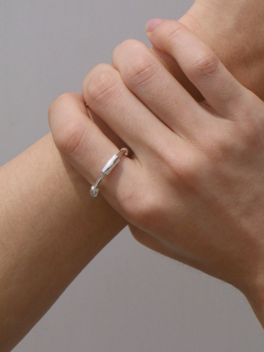 hourglass ring