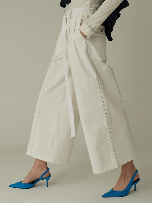 Line Pointed Wide Pants - Ivory