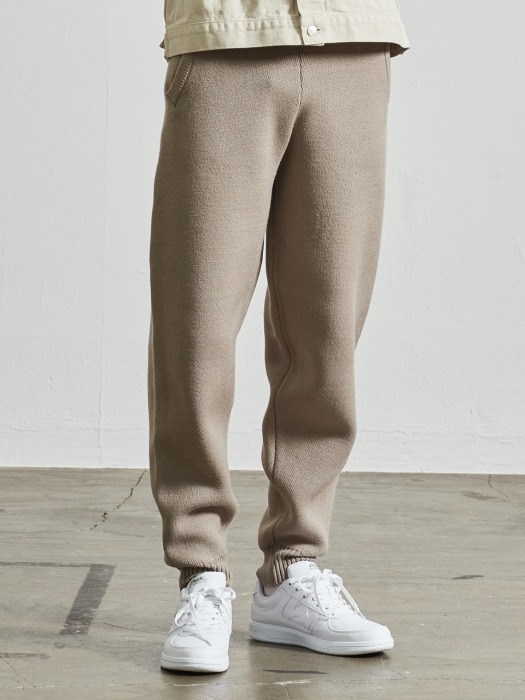 KNIT TRAINING PANTS (BEIGE)