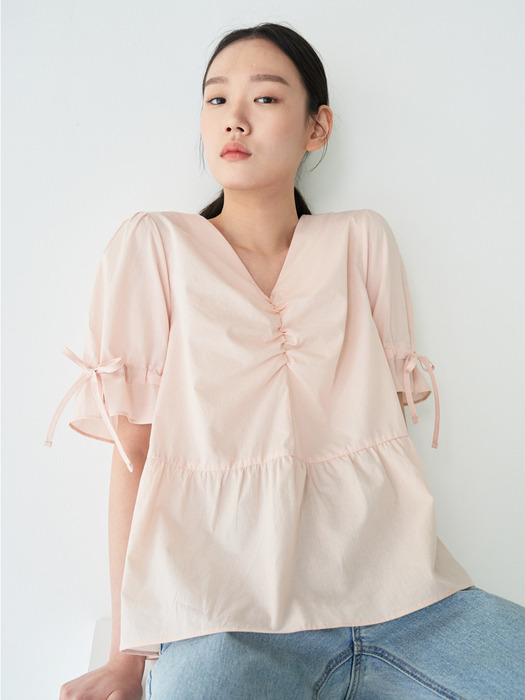 20SR V-NECK SHIRRING BLOUSE (APRICOT)