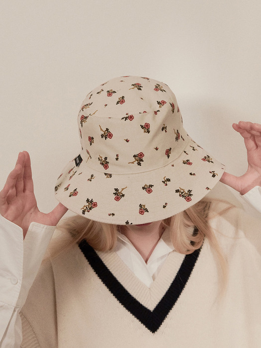 Reversible flower bucket hat 005 Ivory