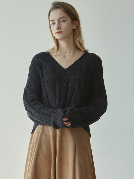 V LOOSE CABLE SWEATER_BLACK